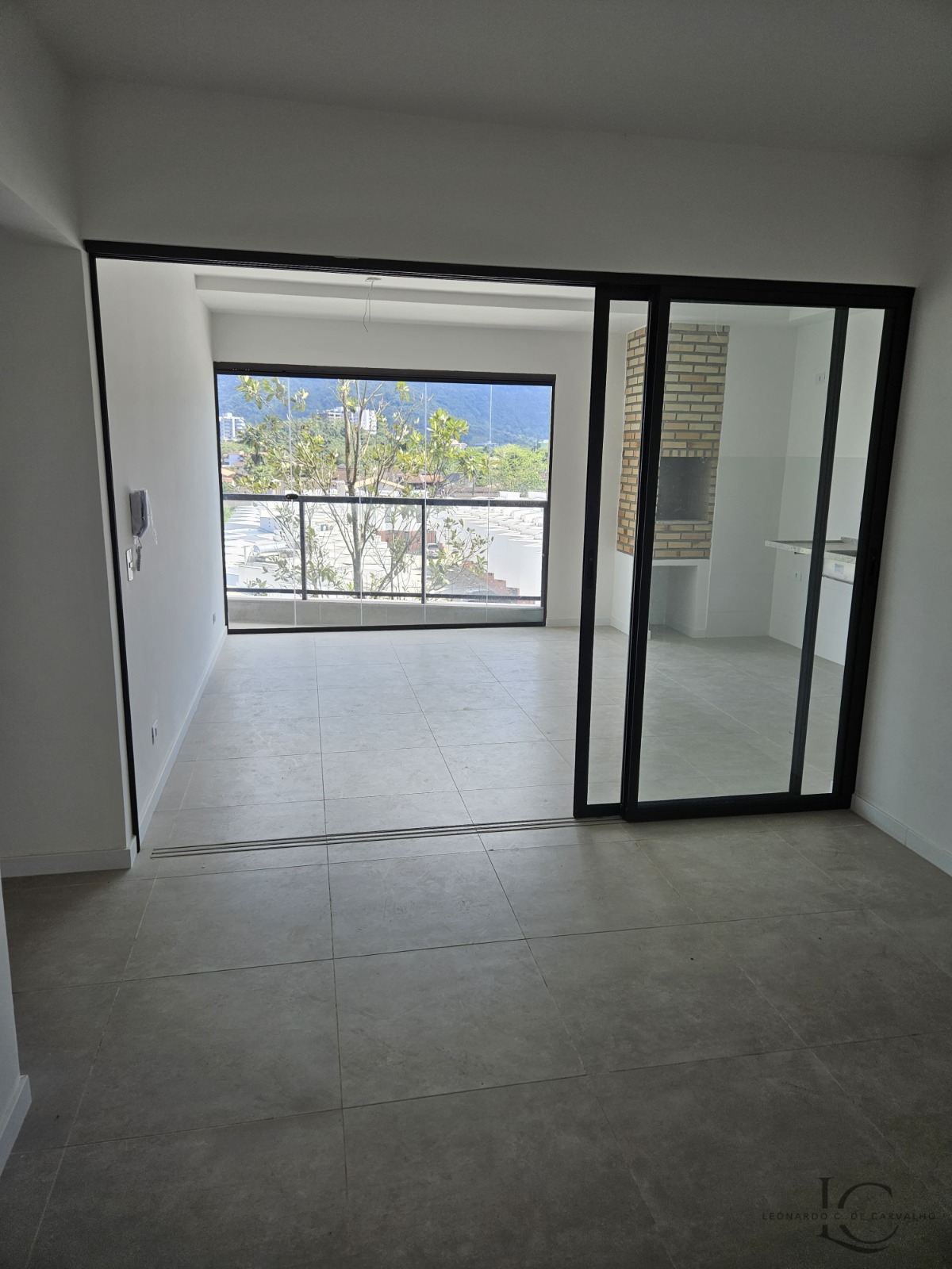 Apartamento à venda com 2 quartos, 77m² - Foto 11