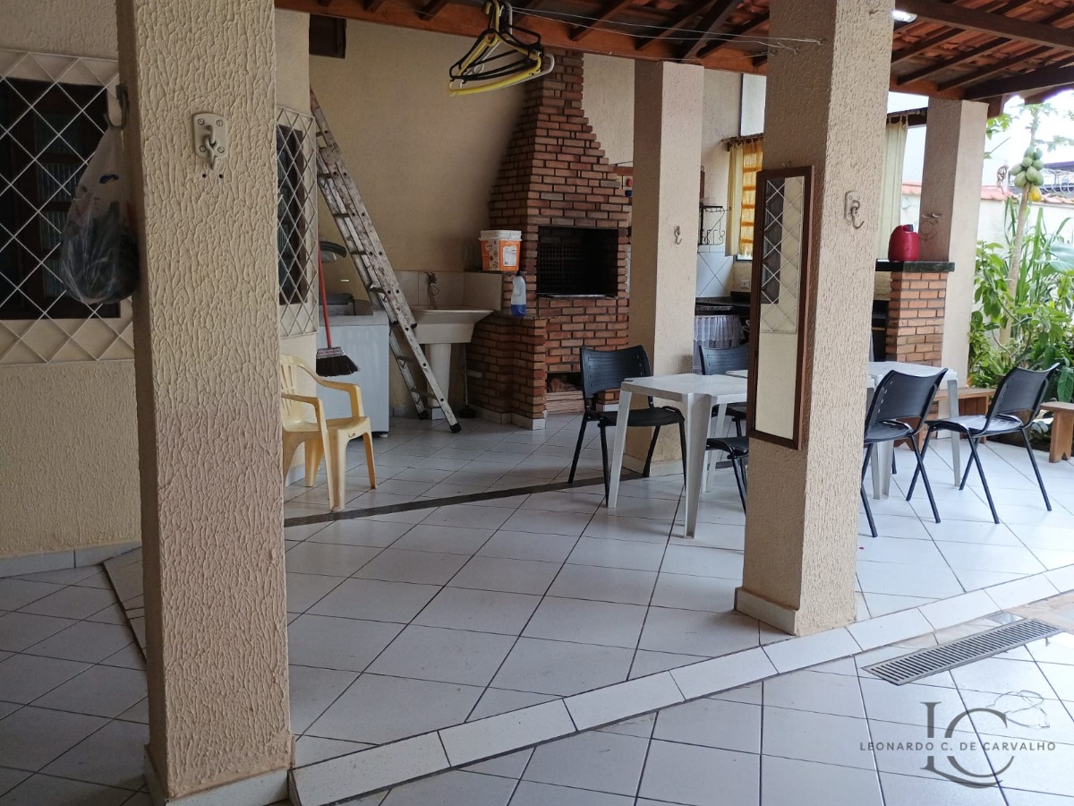 Casa à venda com 3 quartos, 15m² - Foto 16